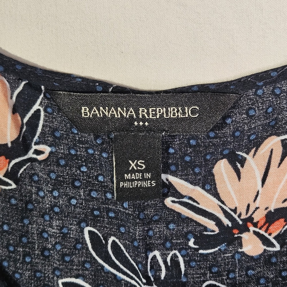 Banana Republic Womens Extra Small Navy Floral Button Up Sleeveless Blouse - Picture 3 of 7